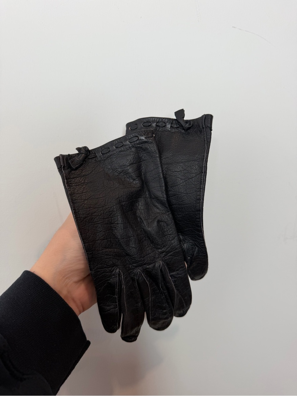 Vintage Black Leather Gloves With Bow Accent Women’s Small